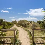 In דירה *